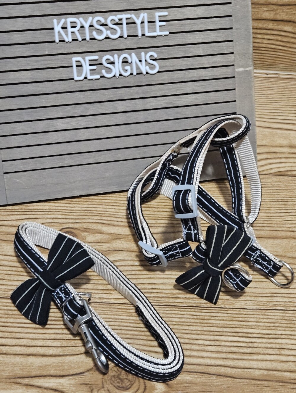 Pet Harness and Leash with Bow Adjustable Straps Cat Dog Size MEDIUM